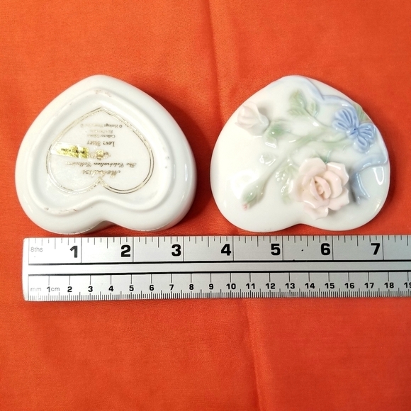 Heritage House Heart 3D Floral Fine Porcelain Music Box Trinket - Picture 8 of 12